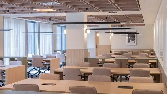 Aula y espacio de estudio para grupos
