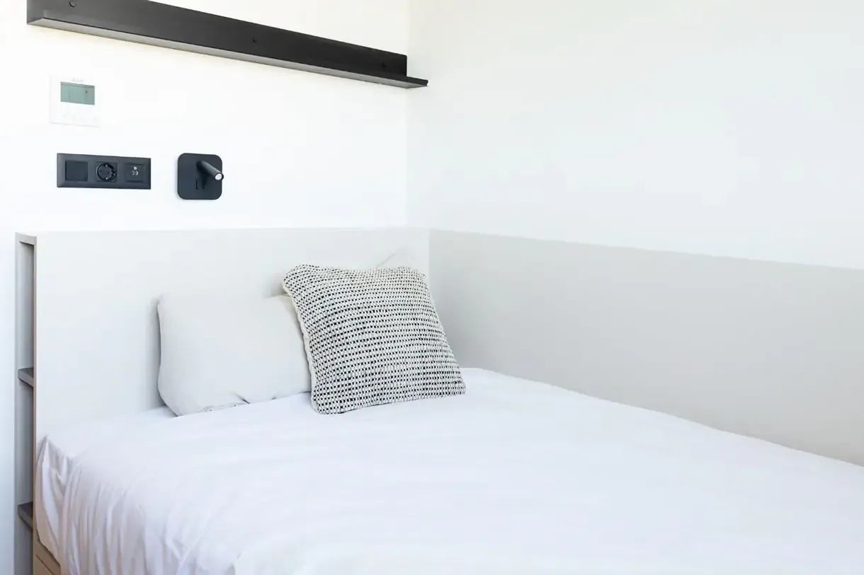 Cama de un estudio privado